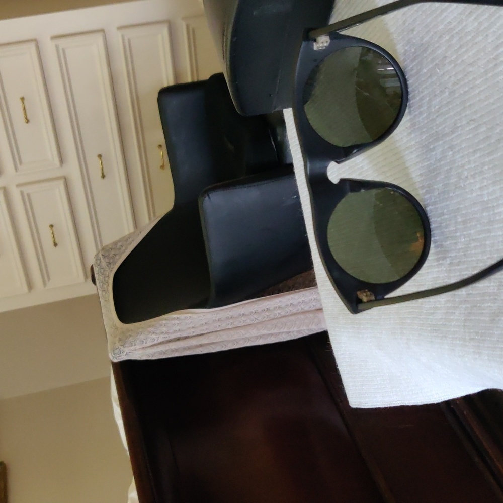 Sunglasses - Picture 2 of 4
